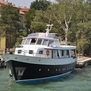 Yacht Fortebraccio Botel Venice